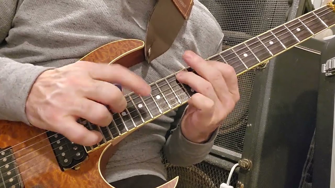 Two hand tapping lesson 4. A demonstration of combined techniques. 