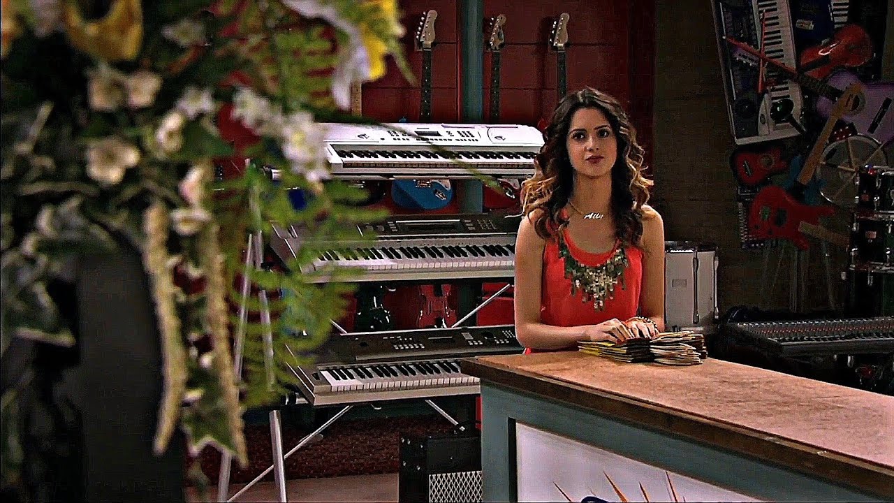 Ally Reads Austin's Card (Girlfriends & Girl Friends) ~ Austin & Ally