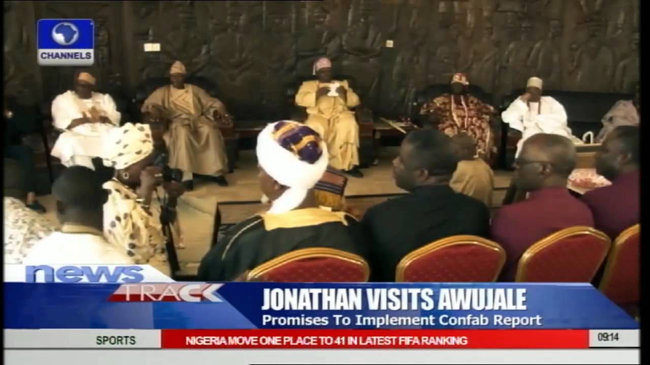 Jonathan Visits  Awujale of Ijebu Land For Royal Blessings