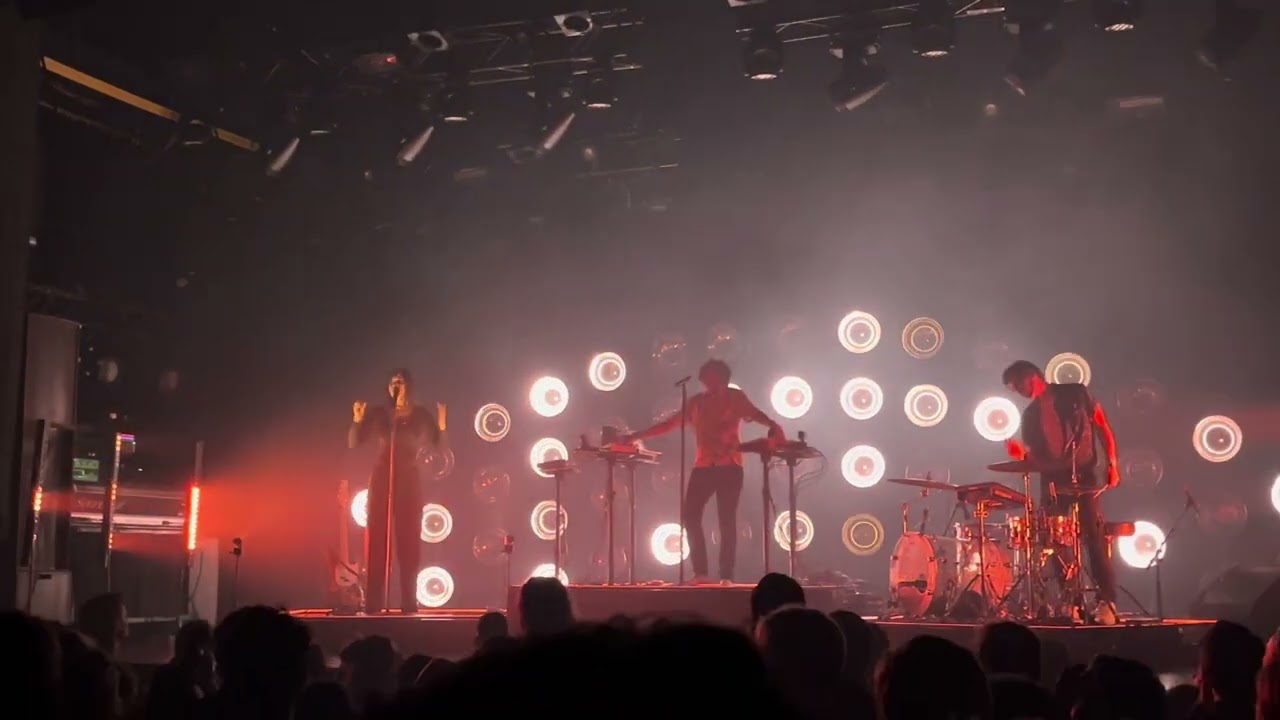 Kid Francescoli - So Over (Live at Melkweg)