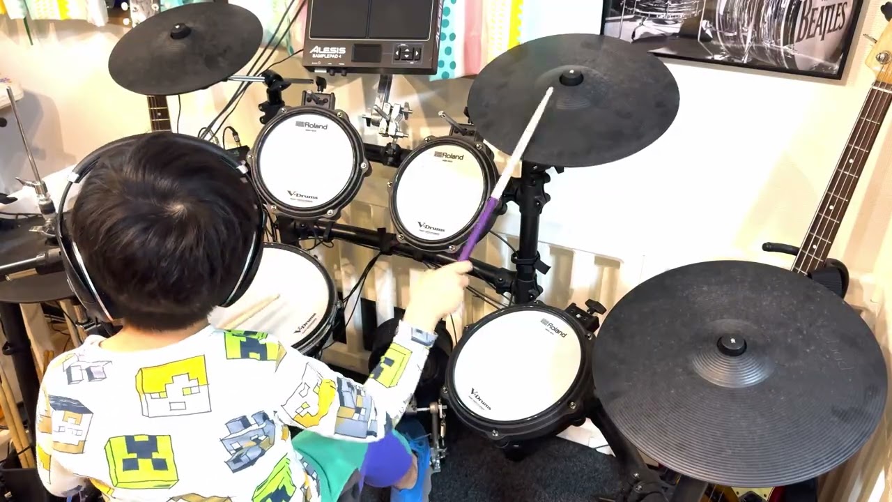 7-year-old practicing Beatles - Don't Let Me Down
