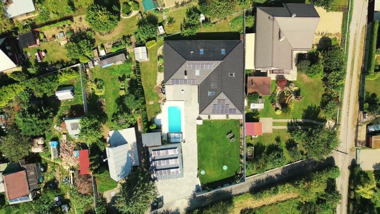 Rodinn&yacute; dům na prodej, dvojgar&aacute;ž, baz&eacute;n, Česk&aacute; u Brna, Bravis Reality