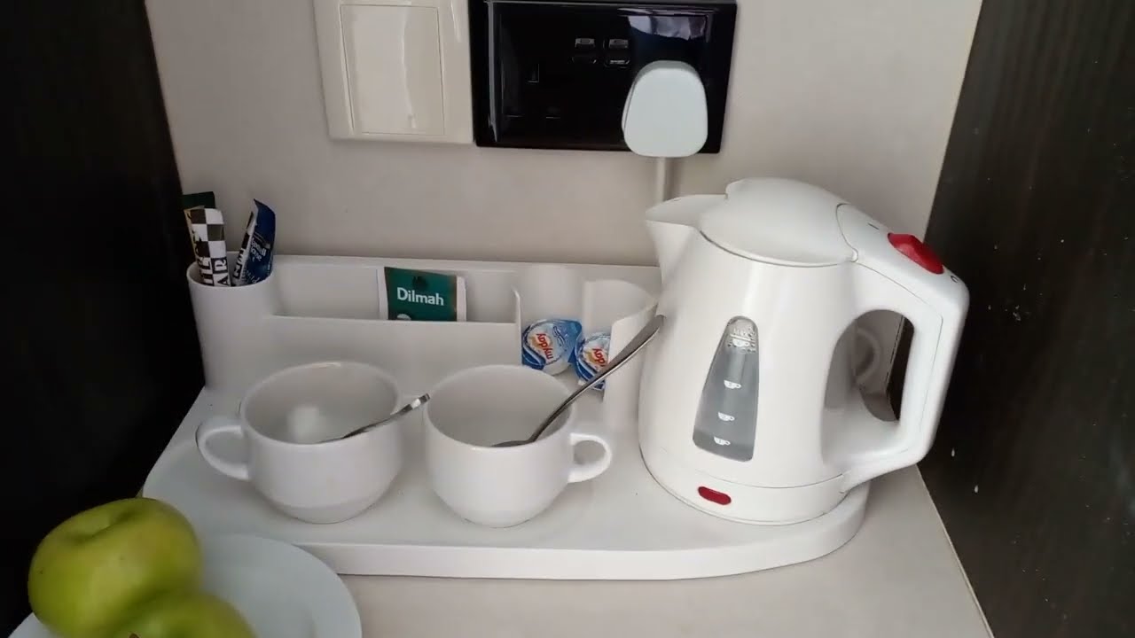 номер  Constantinos the Great Beach 5* на Кипре Constantinos the Great Beach 5* hotel room in Cyprus