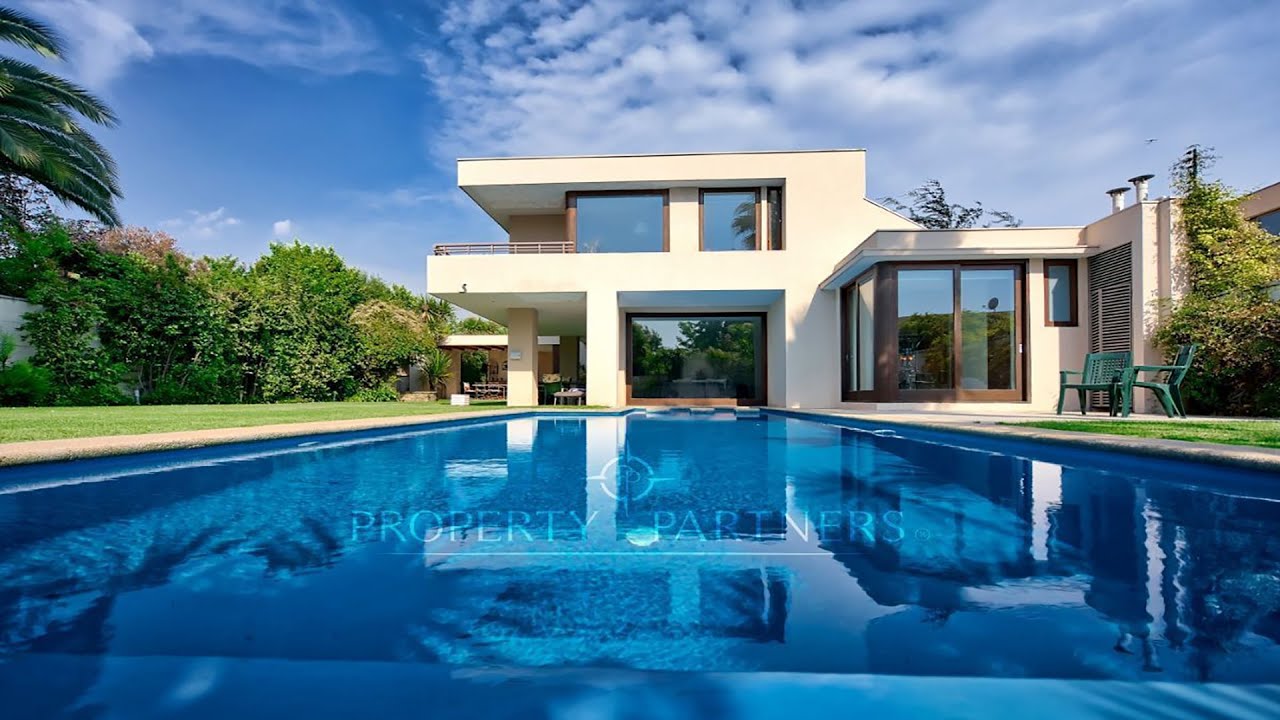 Excelente casa mediterránea, a pasos Santiago College