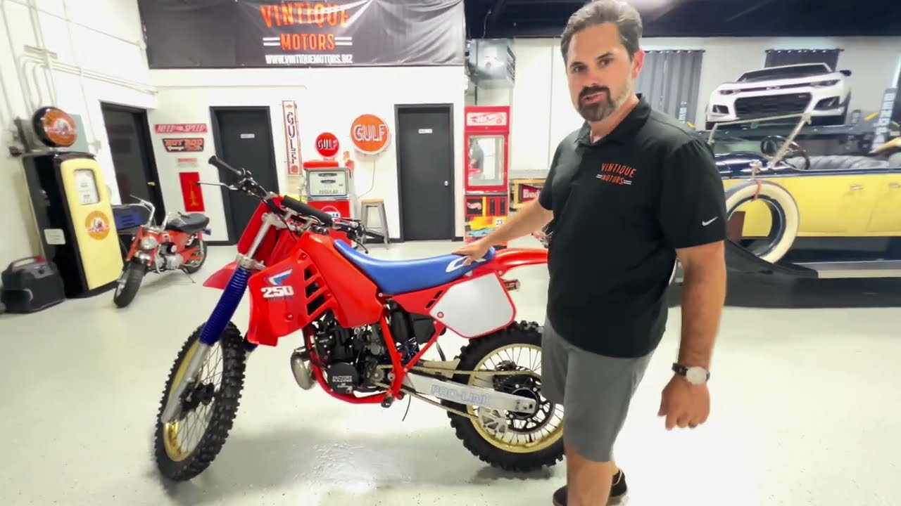 1987 Honda CR250R Walk Around, Cold Start, and Driving POV