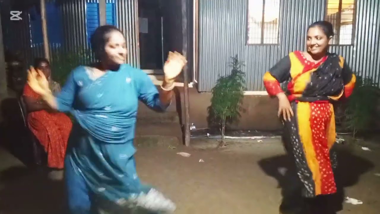 নাচ দেখতে এল সবাই জুয়ান বুড়া 
