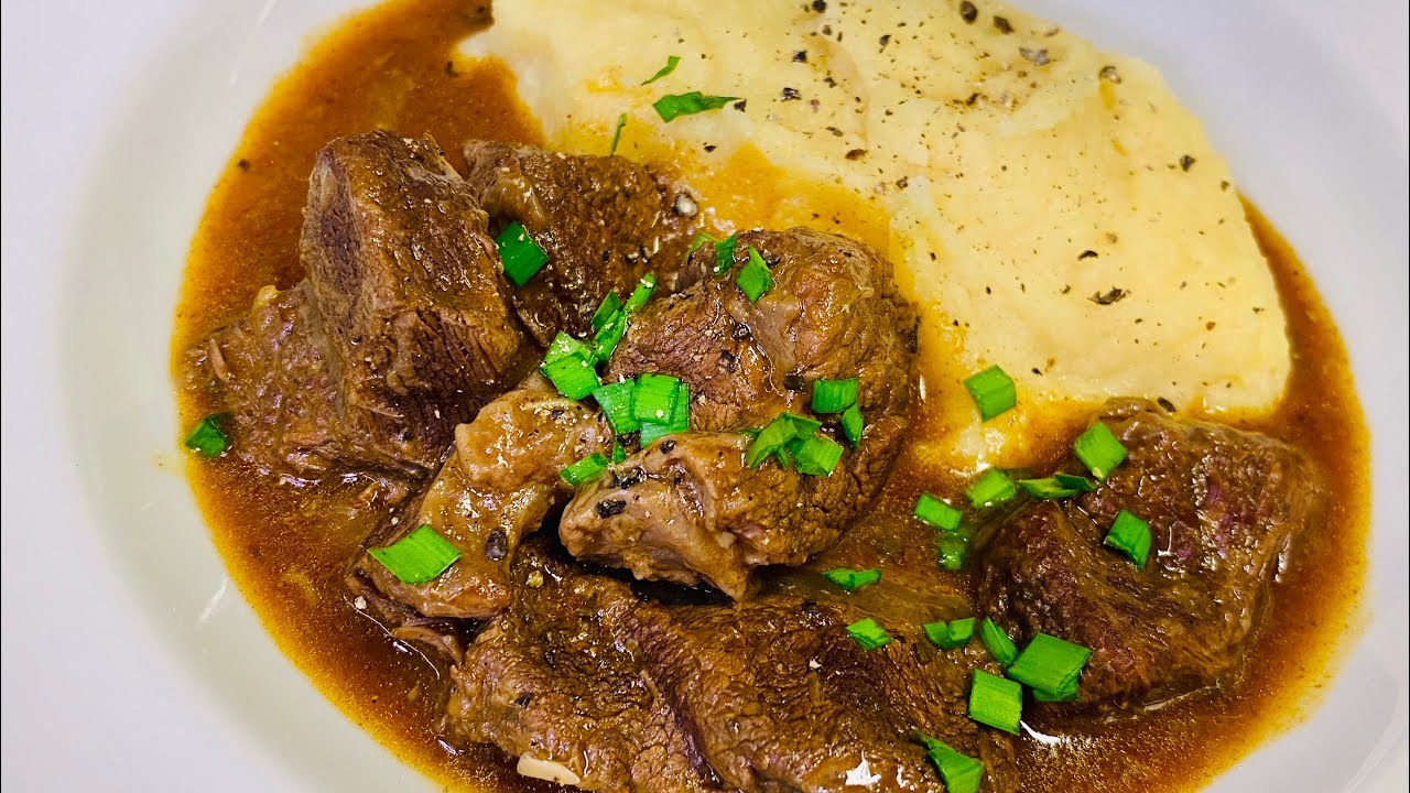 Spezzatino che si ￼scioglie in bocca.Gulash. ￼