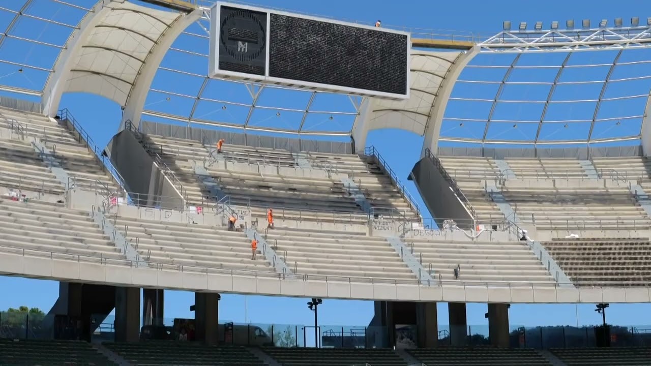 San Nicola, ultimata prima parte di lavori. Petruzzelli: “Finito di sistemare seggiolini curva Sud”