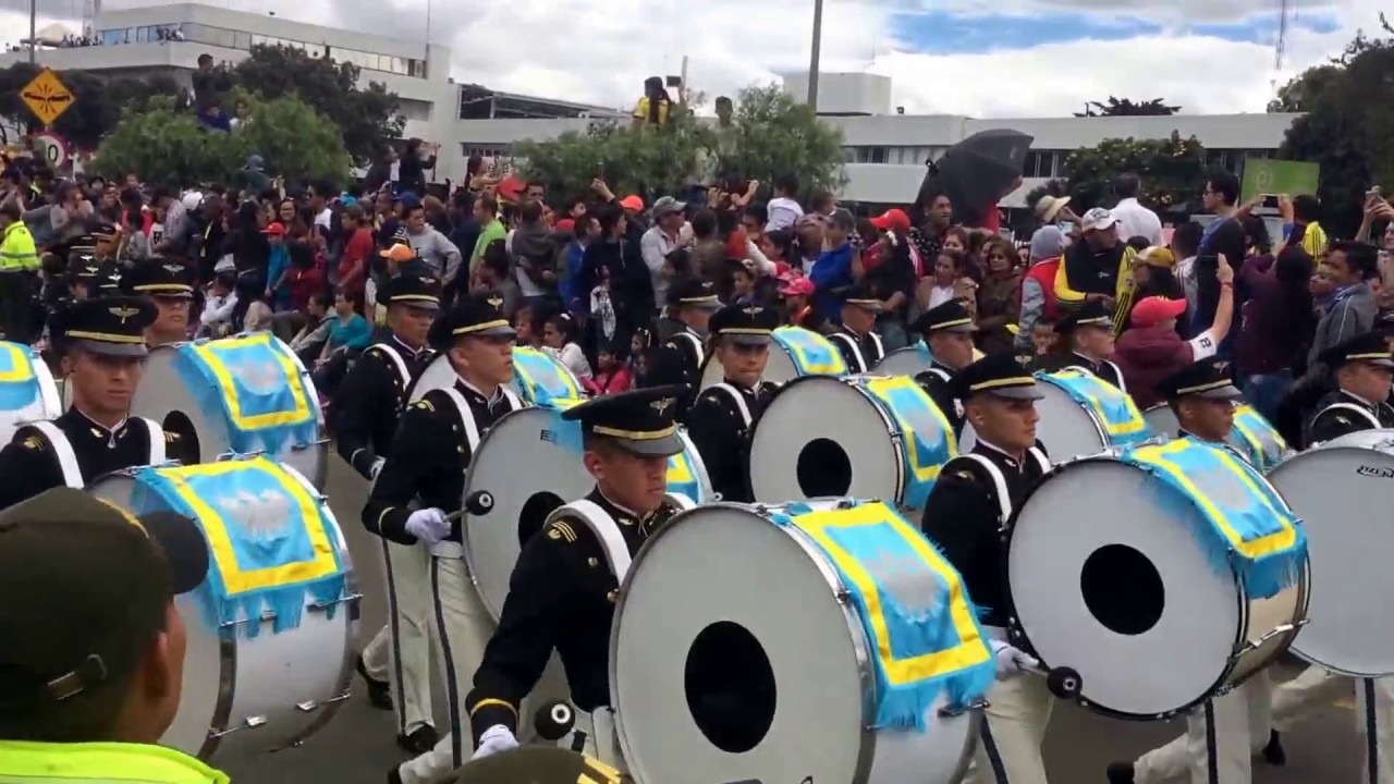 despacito, desfile militar 20 de julio 2017 Bogotá 🇨🇴.
