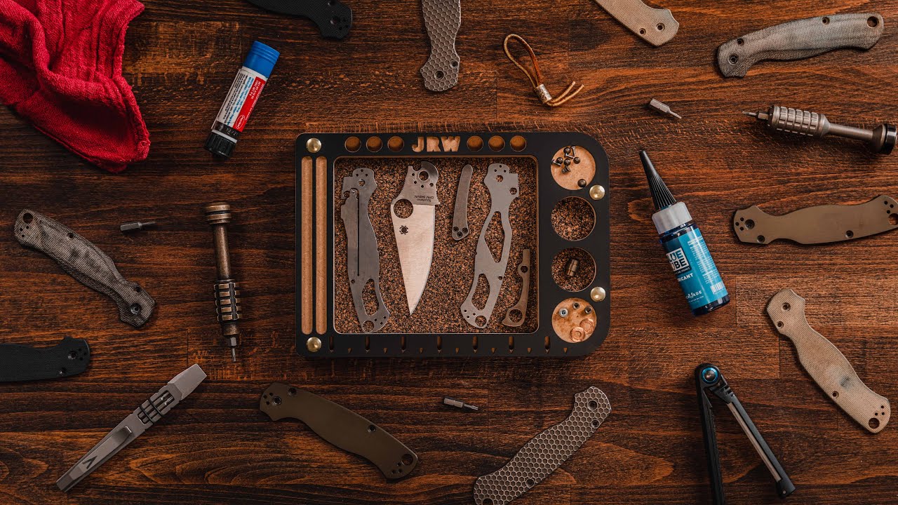 Silently Disassembling a Spyderco Paramilitary 2
