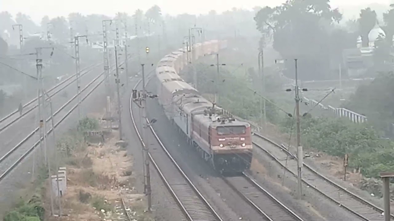 Valsad WAP-4E #22075 12931 Ahmedabad Double Decker Express skipping to Bilimora JN