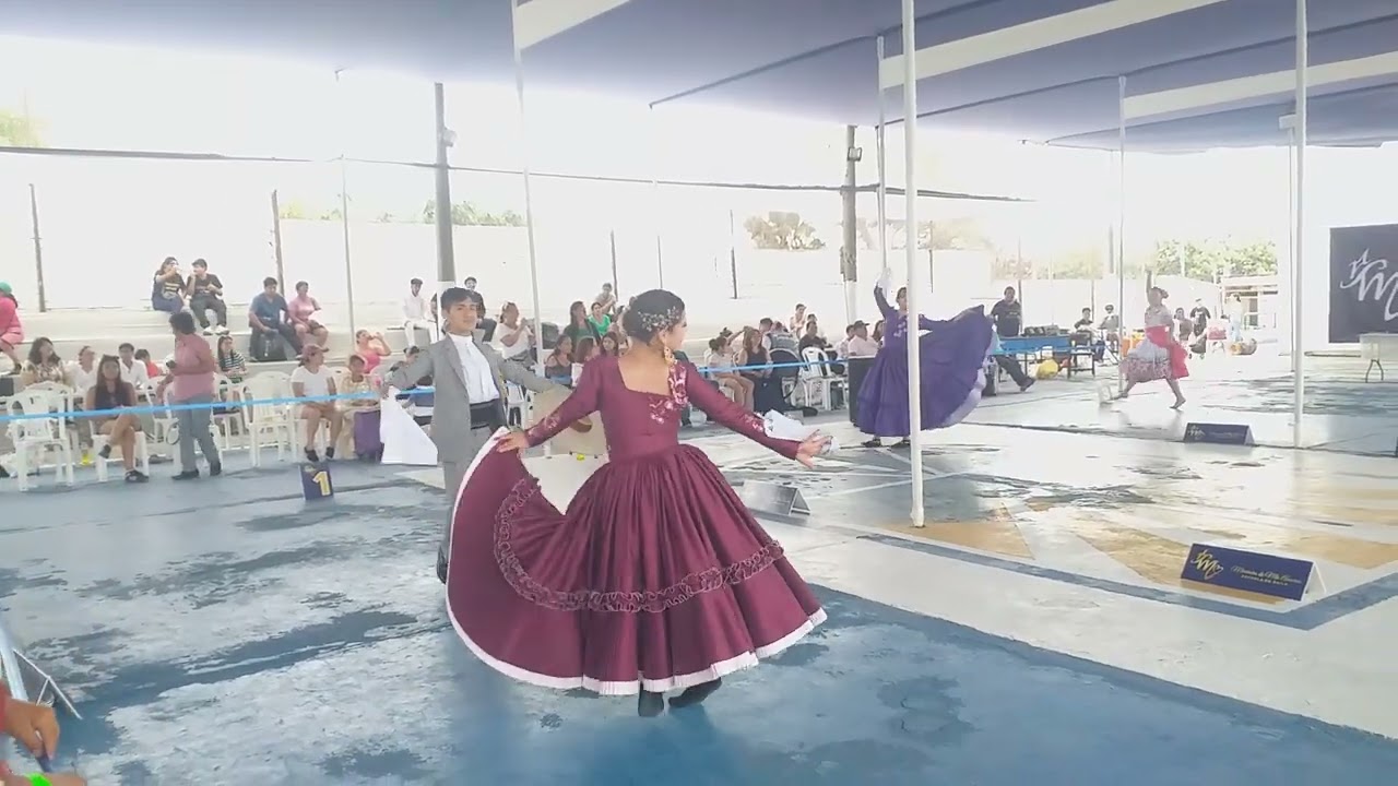 Final Concurso interno MDA Elias y Stacy,bailan al golpe de cajon