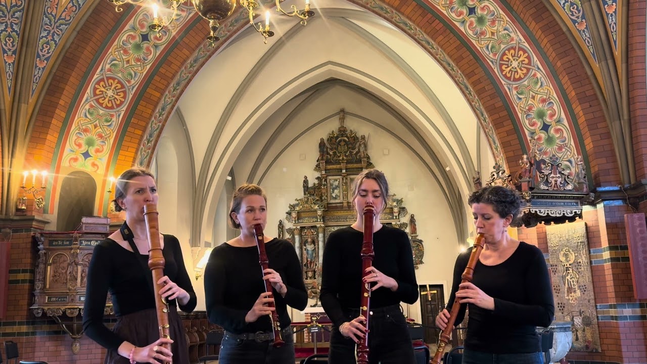 @WoodpeckersQuartet play Vecchi