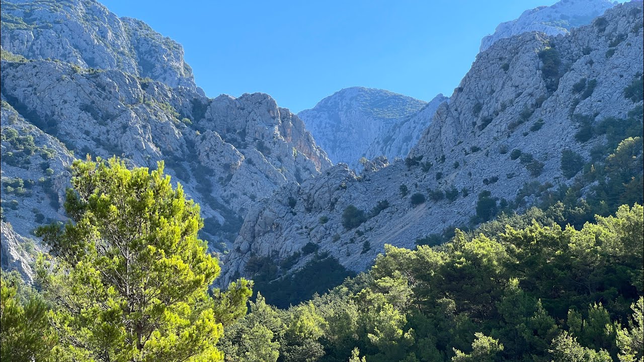 BEST HIKES IN CROATIA: VELEBIT // Velika Paklenica - PD Paklenica - Manita peć - Podzemni grad 🔥😅