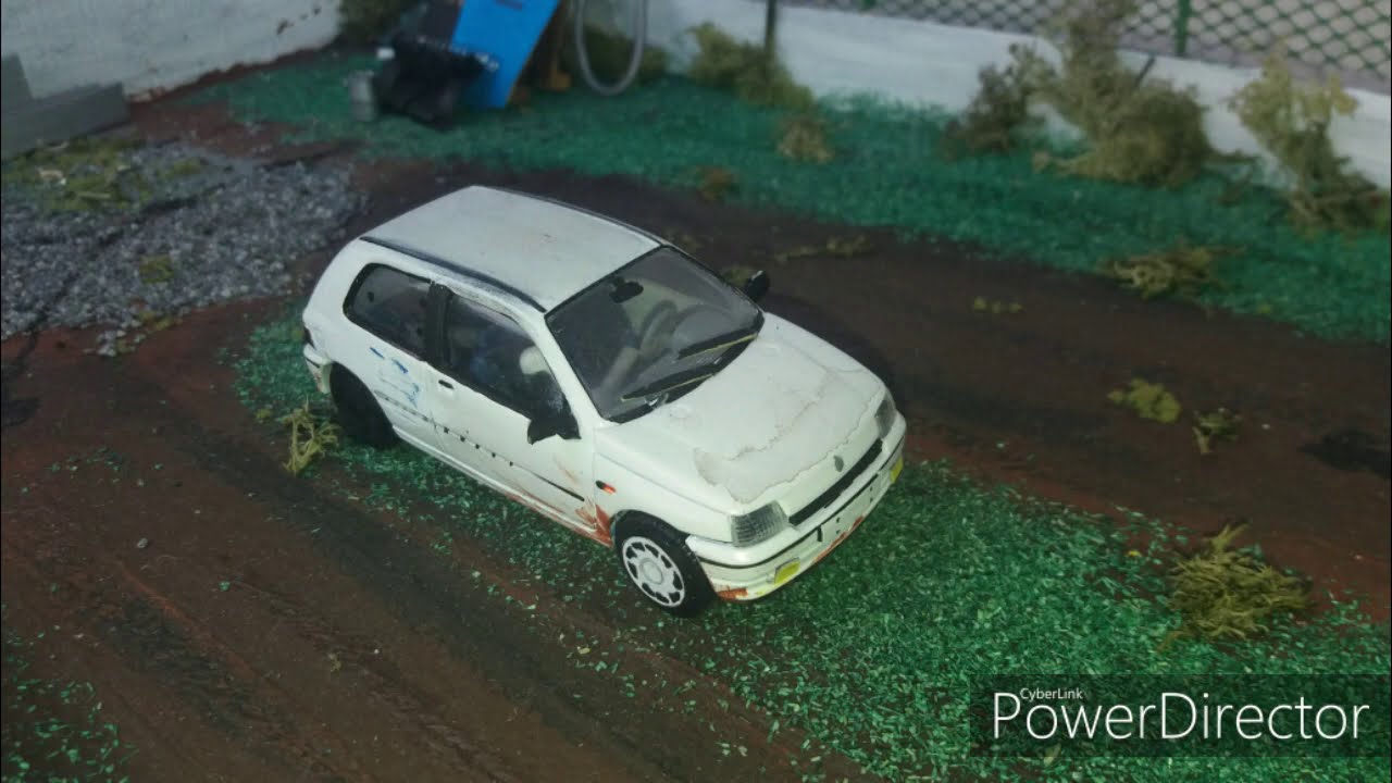 Modellino RENAULT CLIO RT (abbandonata)