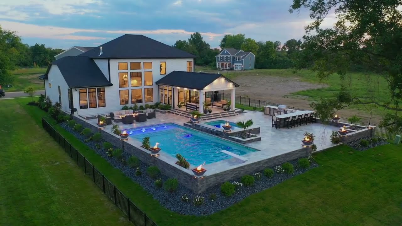 OUTDOOR-FX GUNITE POOL WITH WATER AND FIRE FEATURES