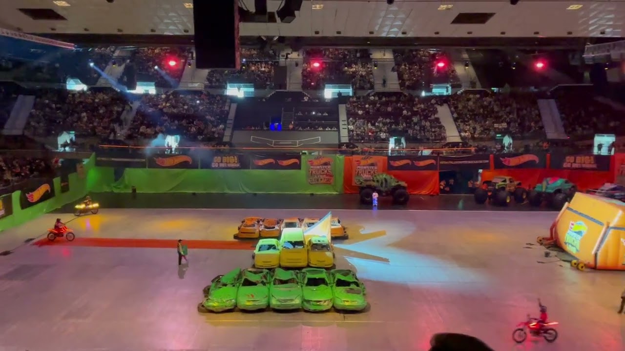Hot Wheels Monster Trucks - Glow and Fire - 10 Motocross Teil1