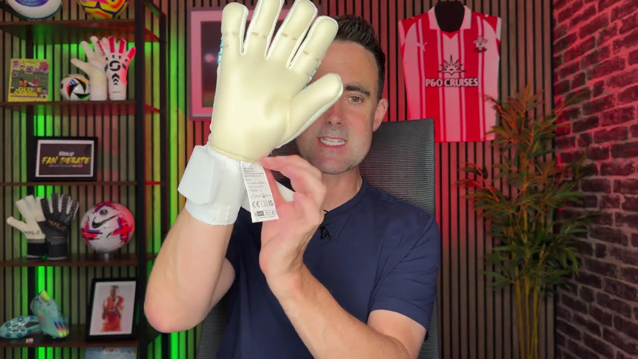 Обзор вратарских перчаток Uhlsport CYBERTEC ABSOLUTGRIP HN