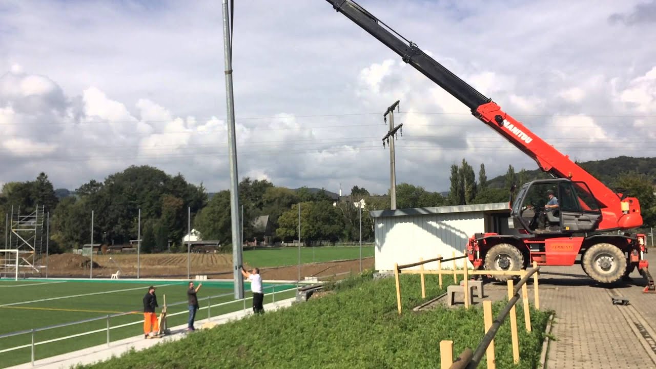 Aufbau der Lichtmasten