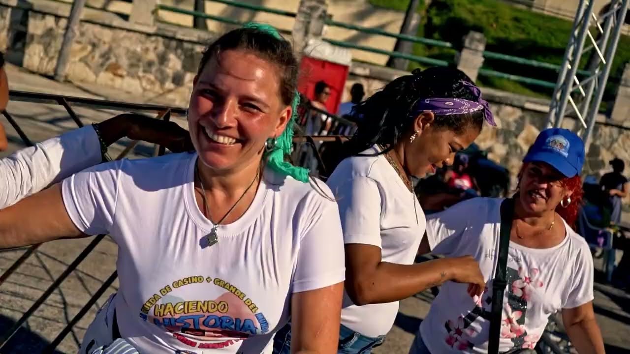 FLASH MOB RUEDA DE CASINO CUBA 2024 RETOMANDO EL SON con EL EMBAJADOR DEL SON LUIS LLAMO