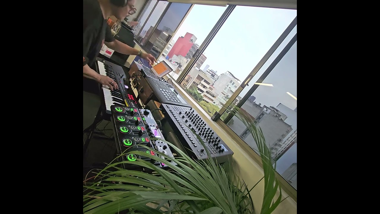 #OpenJam MIDI pipe Jorge Medina CDMX (R-8 TR-1000 XPS-10X P-6 RC-505MKII SP-404MKII GO:MIXERStudio)