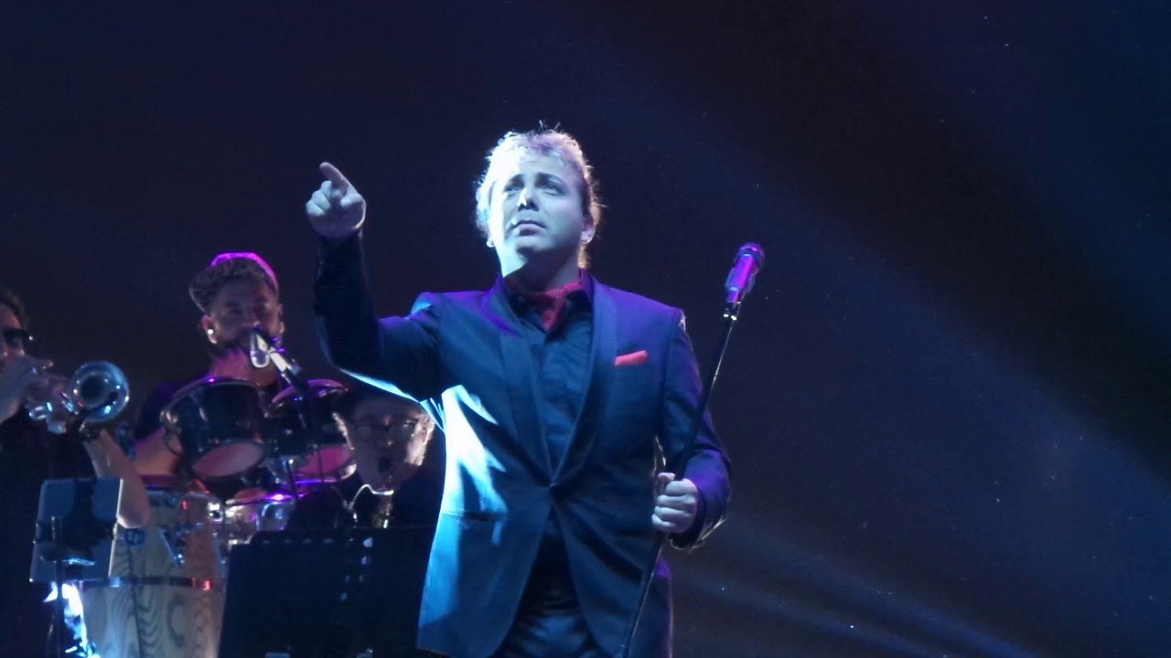 Cristian Castro - Intro + LLoran las rosas (Movistar Arena, Chile)