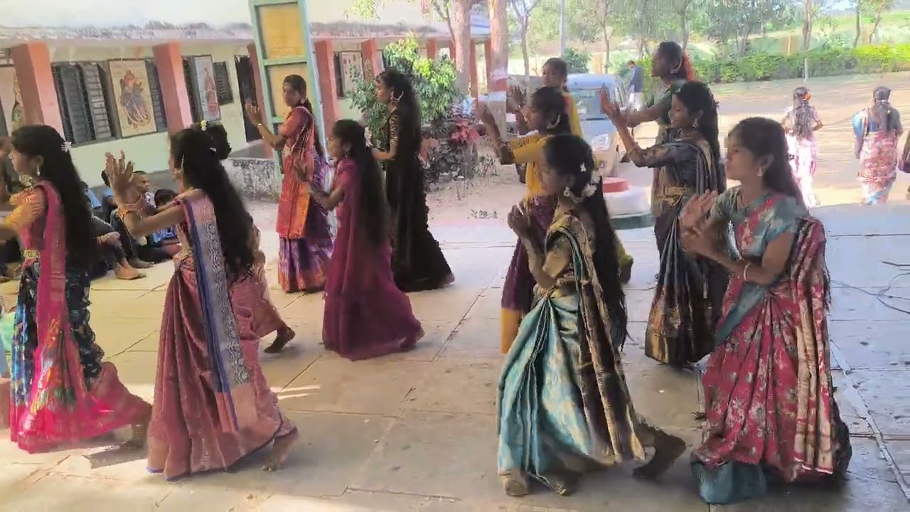 Ooru palletooru dance#6th class students#10th farewell party#ZPHSEravennu#mandal palakurthy