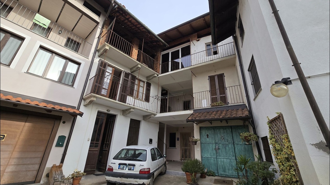 Occhieppo Inferiore  - casa con 4 alloggio. € 85.000