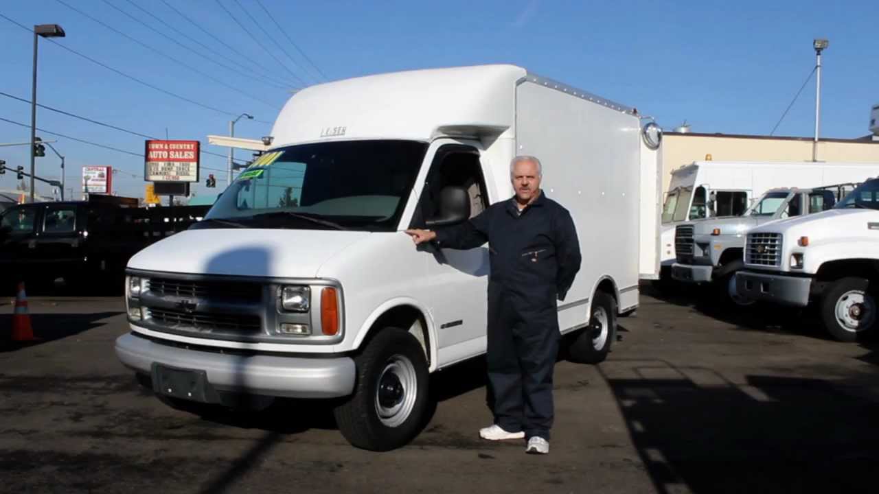Town and Country Truck #5249:  2001 Chevrolet 3500 One ton 10 ft. Cube Van