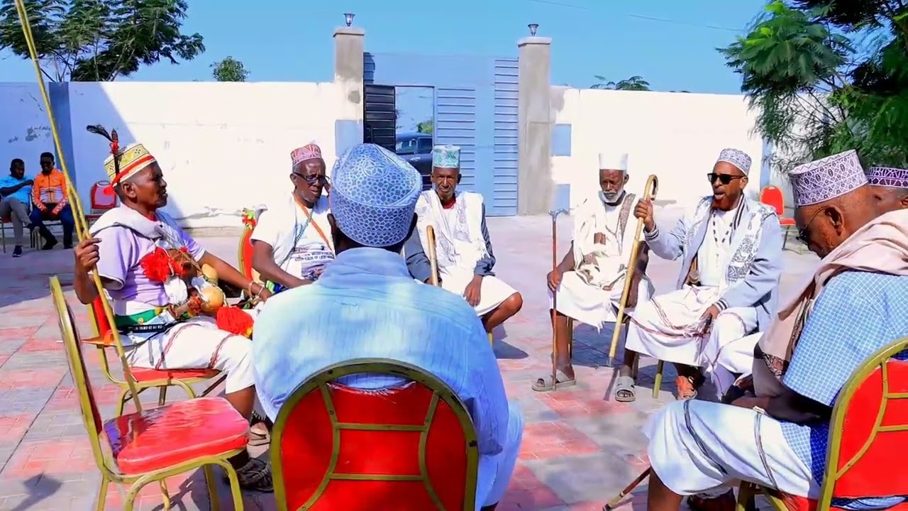 Gendihii beesha ciise waana la taliyayaasha ugaaska beesha ciise Xurmadle Ugaas mustafe Mohamed 