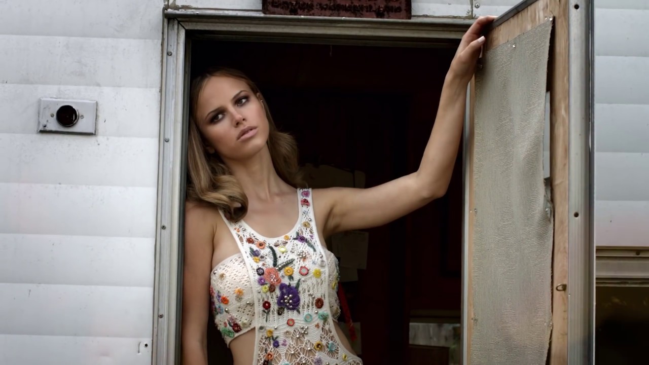 HALSTON SAGE for FLAUNT