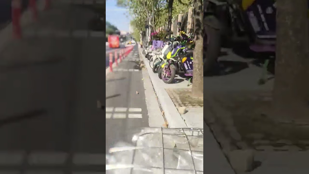 2025.11北京路附近骑自行车