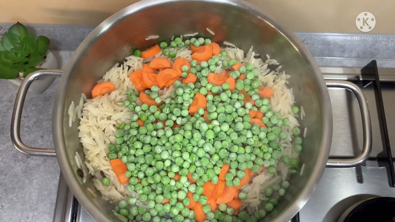 Shea butter & Dawawada (locust beans) Braised Rice #angwamu #oil rice , vegan/vegetarian friendly.