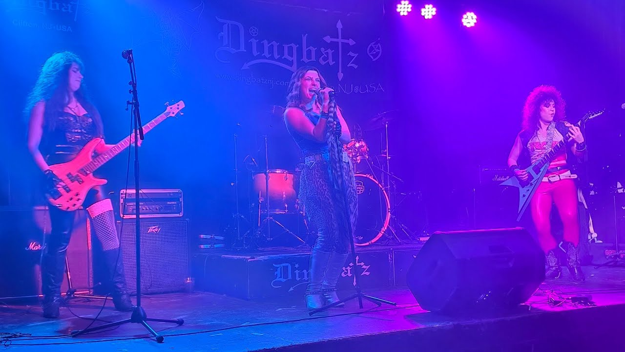 The Bellas at Dingbatz 1/9/26  - Looks That Kill