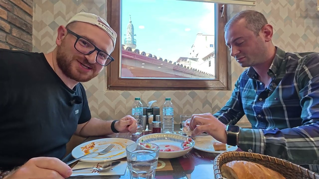 Rize Çayeli’nin Efsanesi: Lale Lokantası! Kuru + Kavurma + Sarma Testi 🔥 Turbo Sütlaç & Laz Böreği!