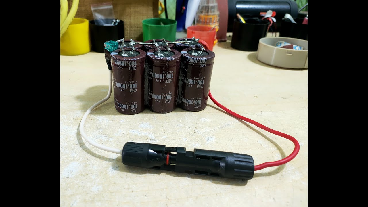 Cách tự động bù điện áp cho hệ thông năng lượng mặt trời khi nắng yếu bằng tụ điện
