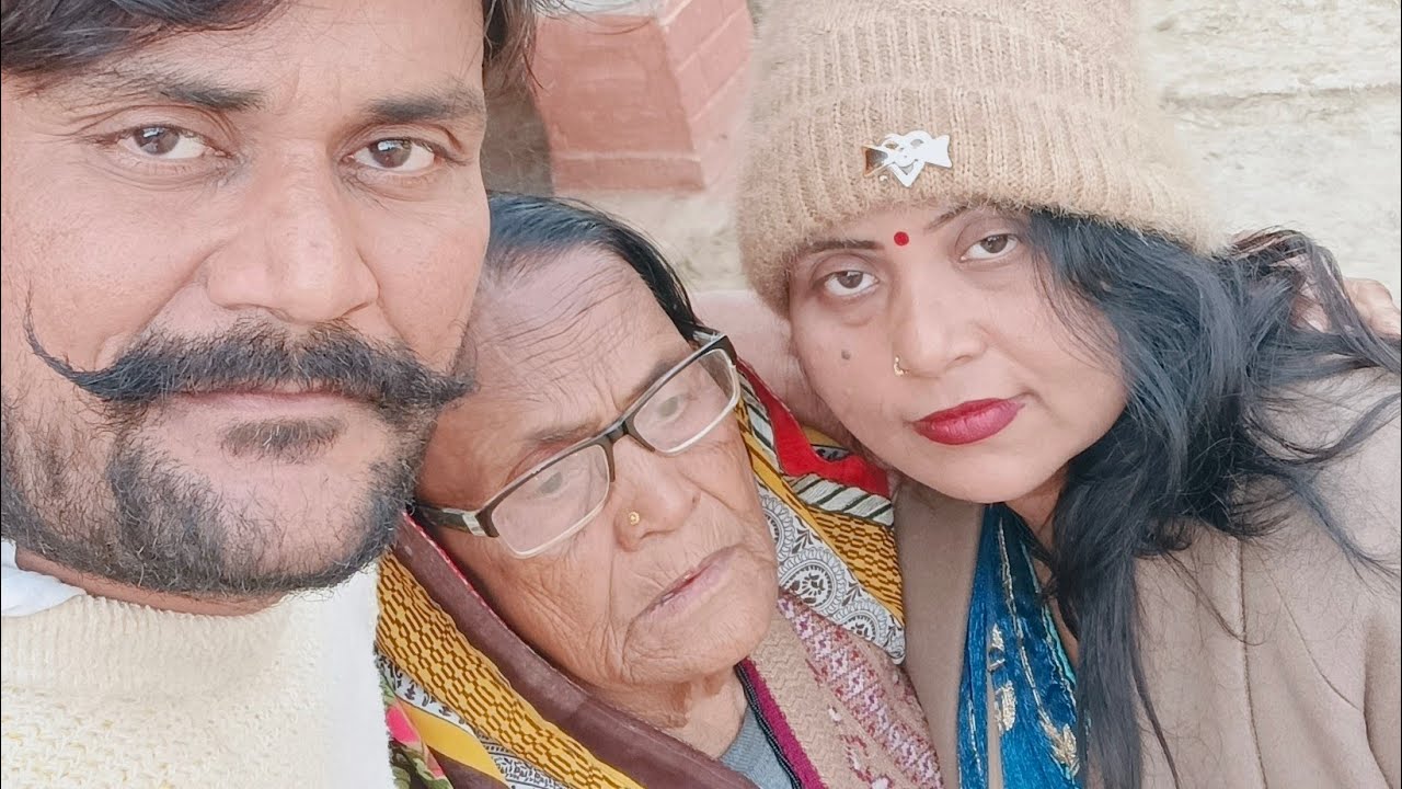Amita Singh Vlogs  is live!i am so happy 😁😁 aaj hum apne👻👻