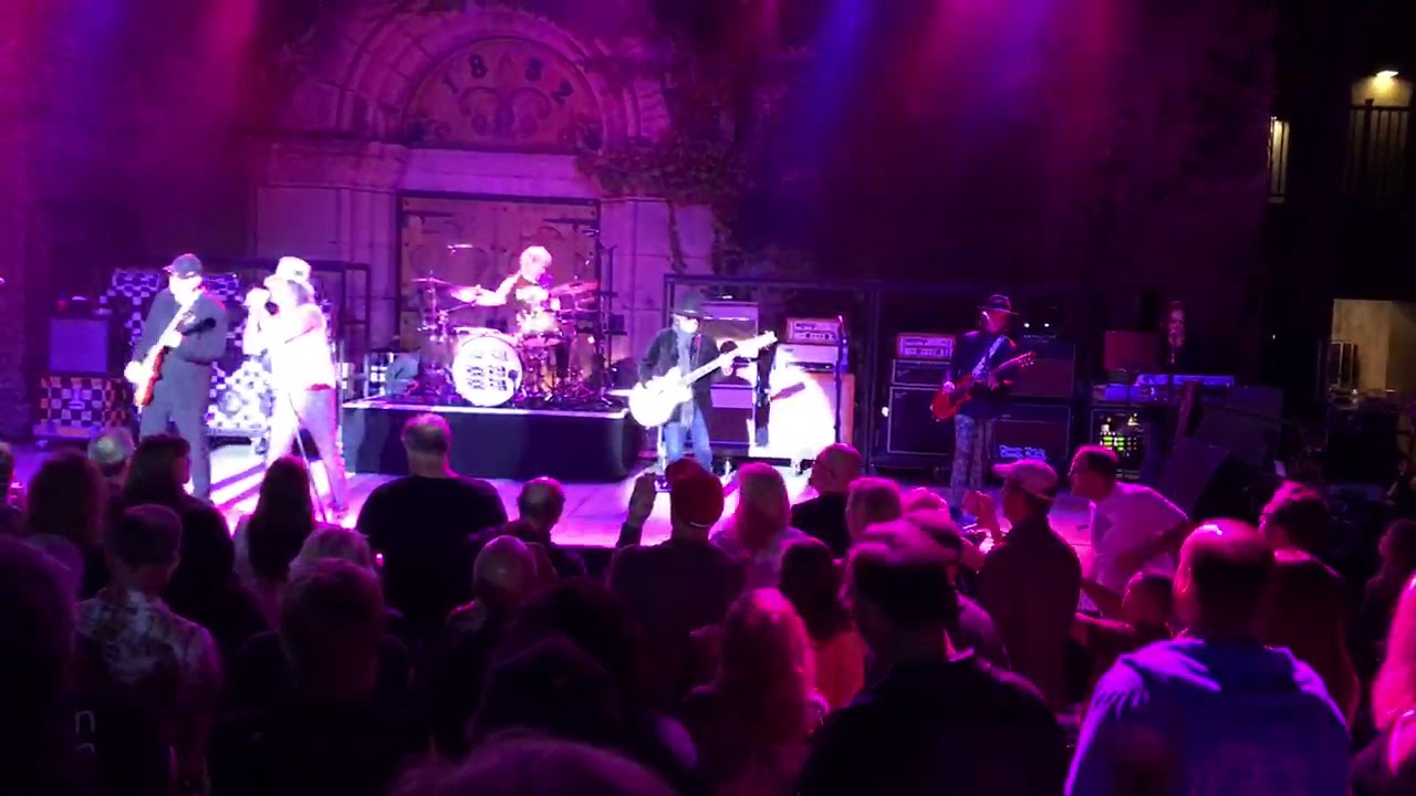 Loren Gold (Keyboards) Performs with Cheap Trick - Ain't That A Shame