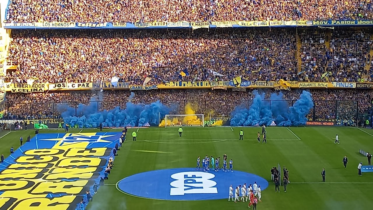 Entran los bombos. Inicio de partido. Soy de Boca desde q estaba en la cuna. Boca mi buen amigo.
