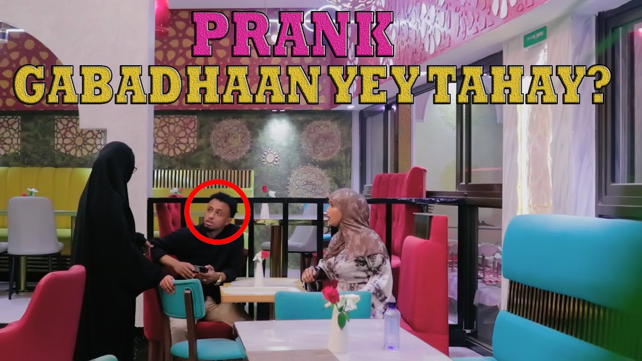 PRANK_ GABAR AYAAN U BALAMIYAY HASSAN DAGAAL IYO BUUQ AYUU KA DHEX SAMEEYAY MAQAAXIDA 😳🤭