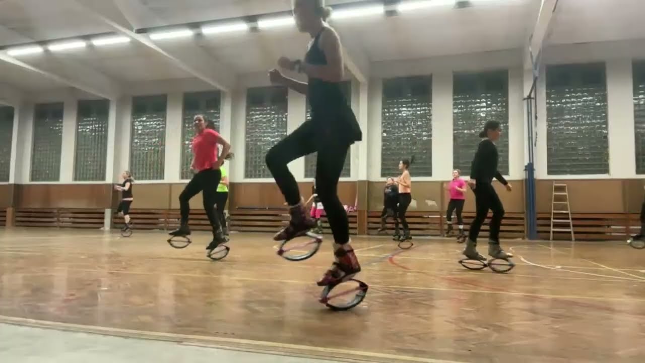 ŽIVĚ Kangoo Jumping Brozany s Dančou - listopad 2025 -  celá lekce