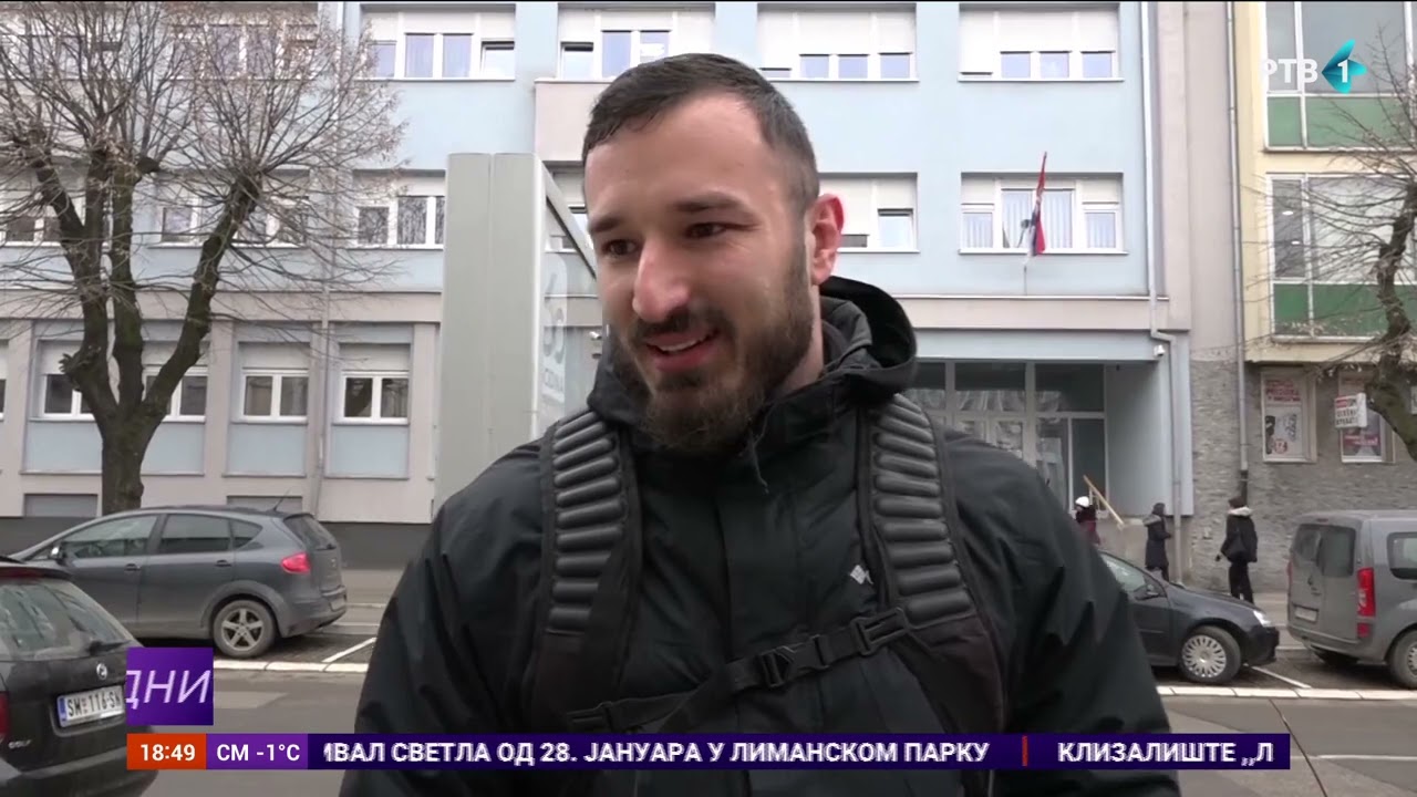 Bogojavljensko plivanje za Časni krst u Sremskoj Mitrovici