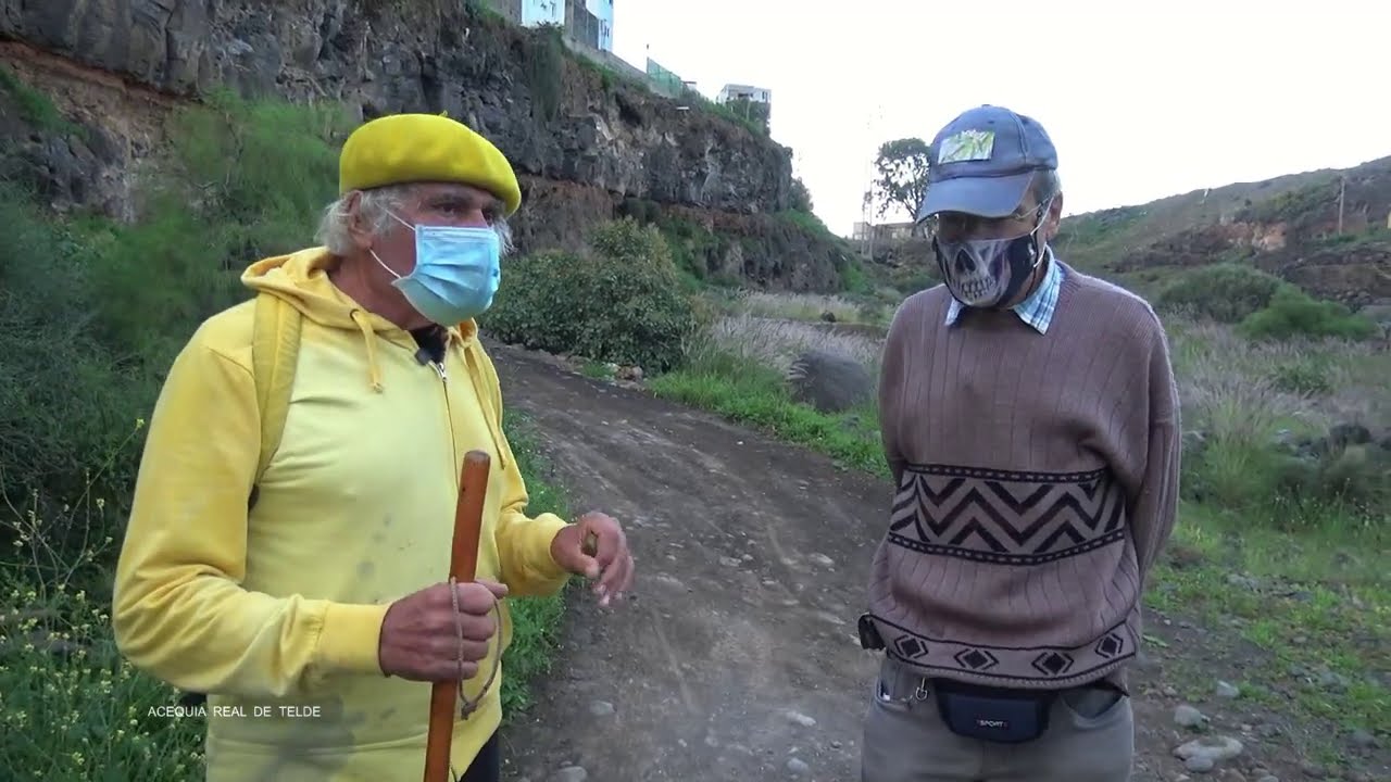 D.Jacinto con el Padre Báez,recorriendo La Acequia Real en Telde 02 02 2021