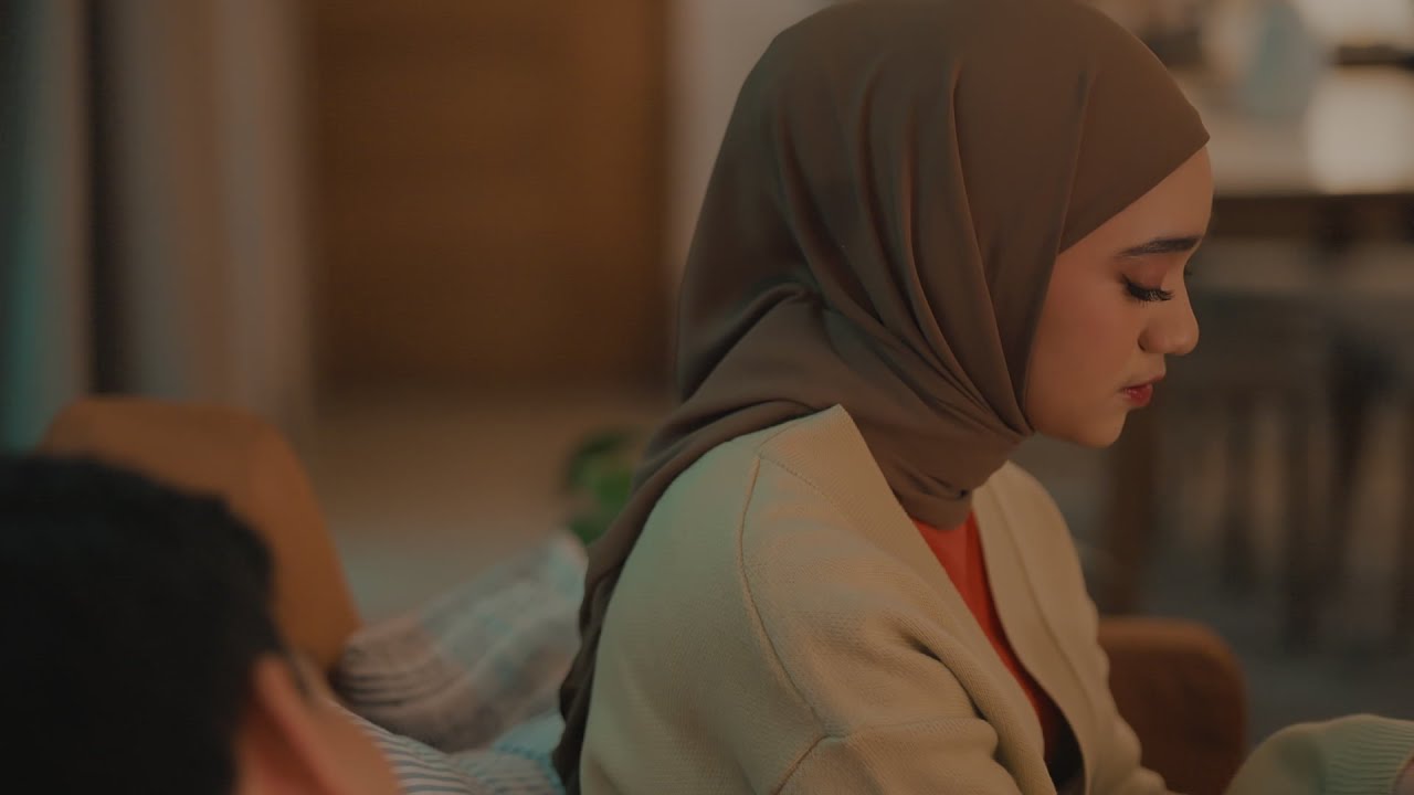 Nabila Taqiyyah - Terpatah Terluka (Official Music Video)