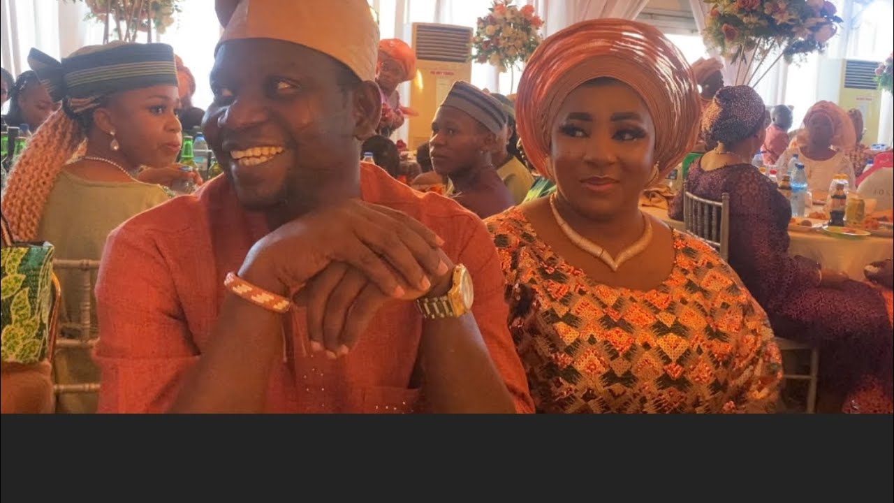 MIDE MARTINS AND AFEEZ OWO SEVING US IYA IYAWO AND BABA IYAWO VIBES AT KAFAYAT BOROKINNI WEDDING