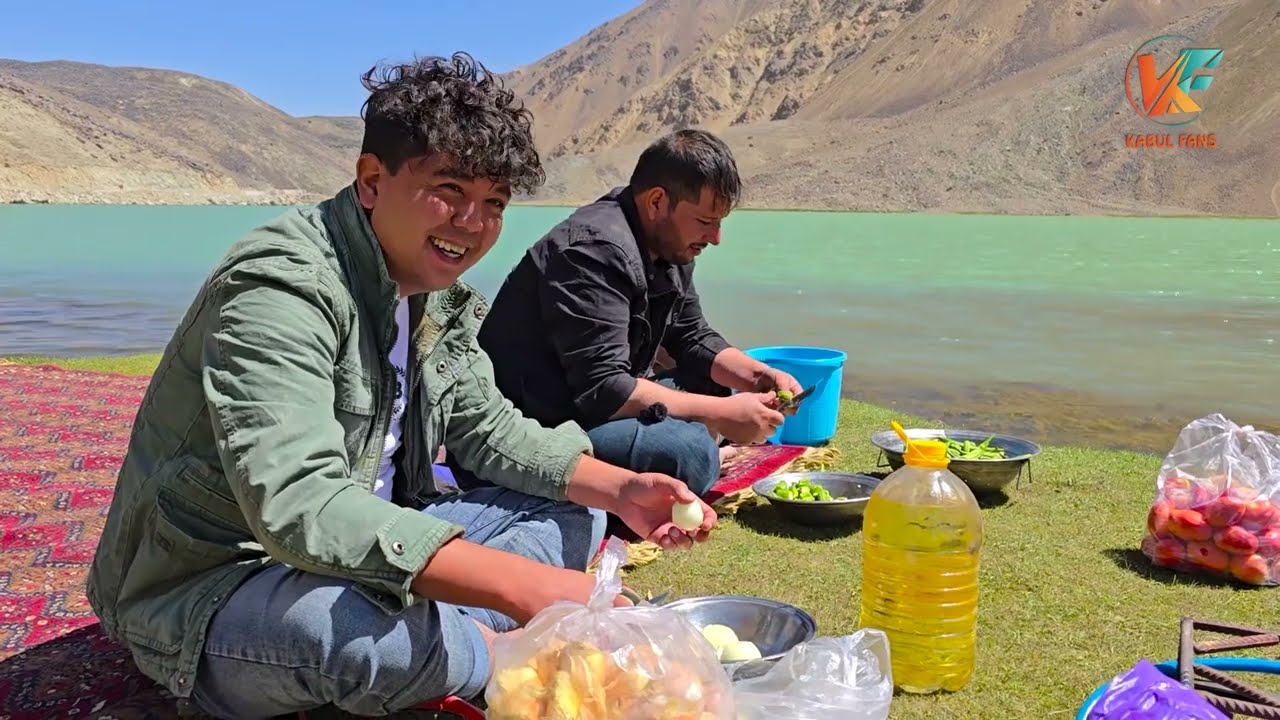 نان چاشت در کنار حوض انجمن 😇