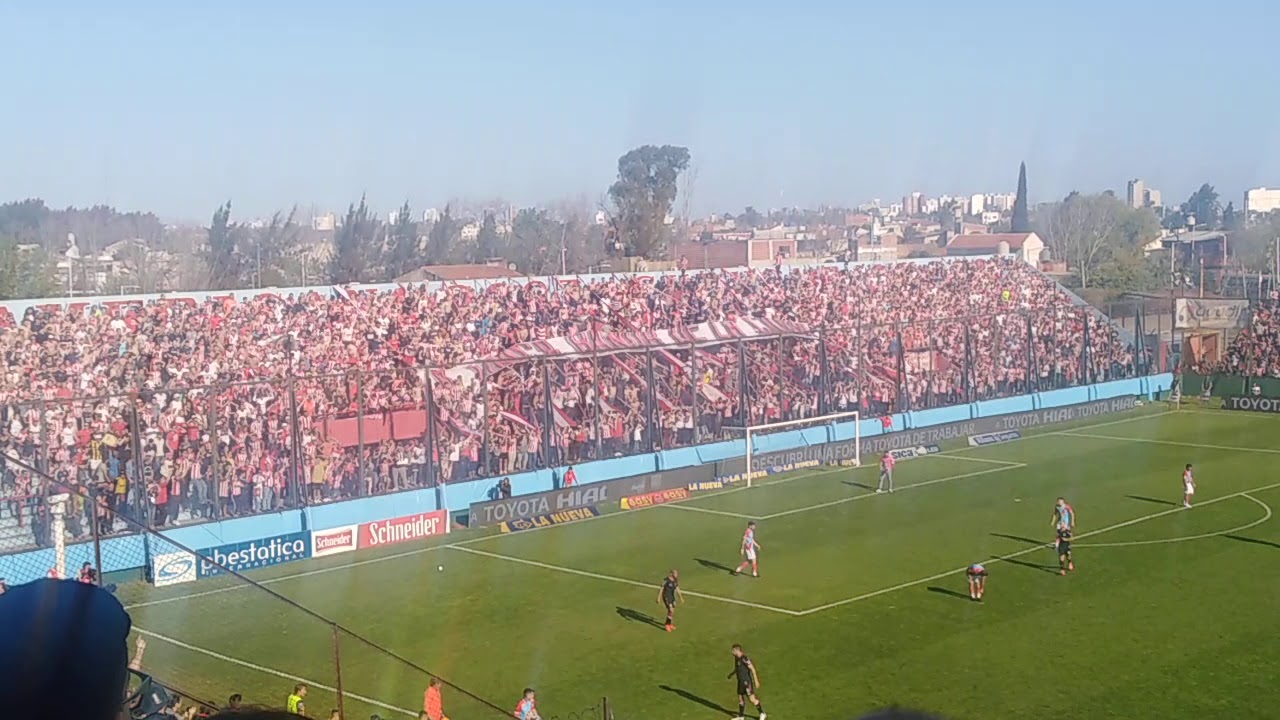 EMOCIONANTE ALIENTO de la Hinchada de ESTUDIANTES PERDIENDO 2 a 0