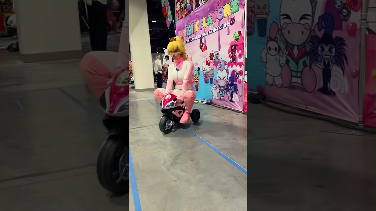 I stole Mario's bike! 🤣 #peach #peaches #mario #supermario #cosplay #shorts