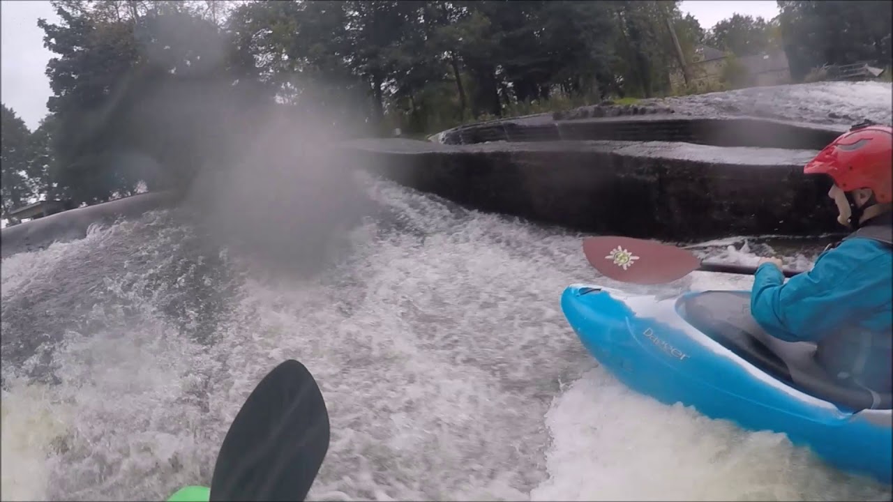 Kayaking Howsham Weir - September 2017