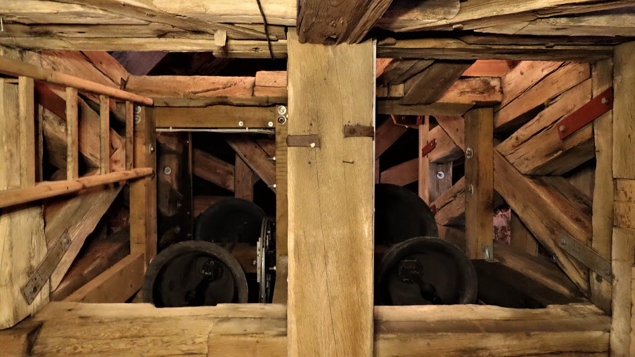 Feuchtwangen (AN) Glocken der evang.-luth. Johanniskirche (Turmaufnahme)